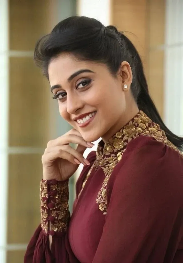 Regina Cassandra Photoshoot In Ponytail Hairstyle